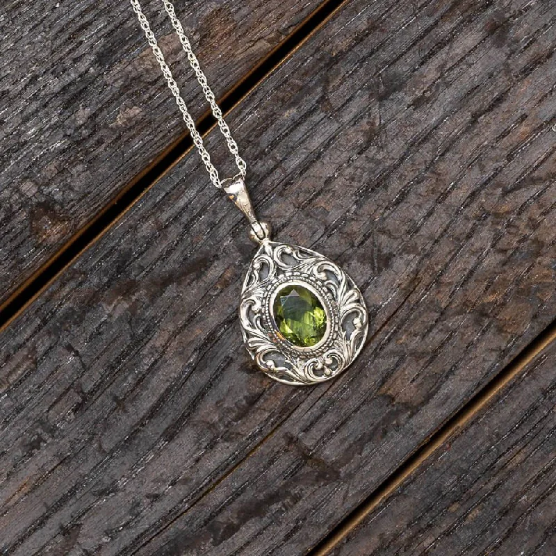 women pendant necklaces -Vintage Style Oval Cut Moldavite Necklace