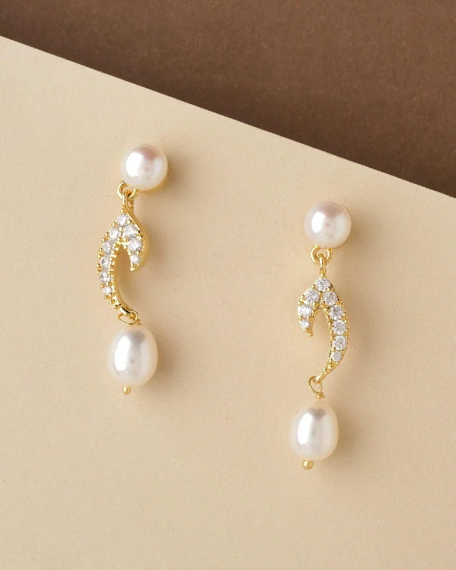 women fashion earrings -Pretty Stone Studded Pearl Hang Earring